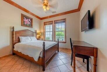Grand Colony Island Villas