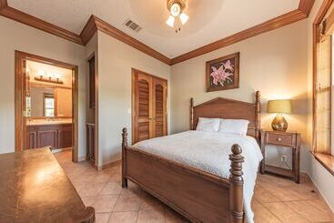 Grand Colony Island Villas