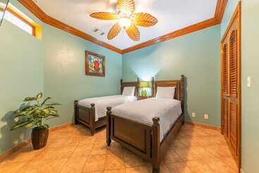 Grand Colony Island Villas