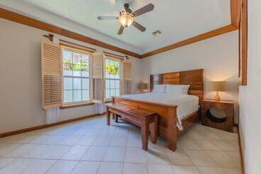 Grand Colony Island Villas