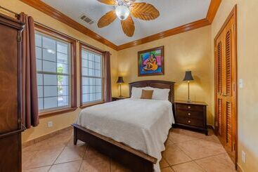 Grand Colony Island Villas