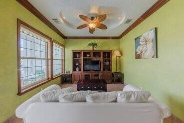 Grand Colony Island Villas