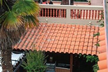مسافرخانه Boutique La Posada