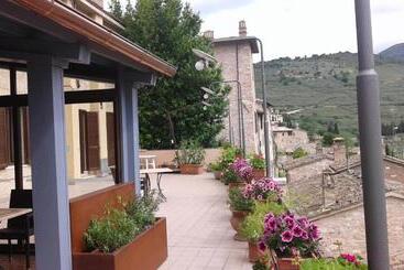 هتل Albergo Il Cacciatore