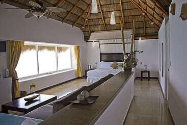 هتل Best Western Plus Luna Del Mar
