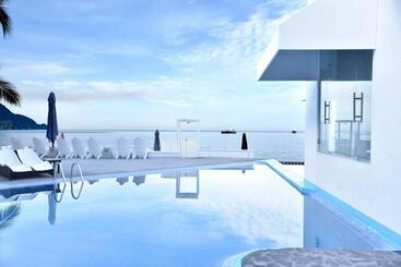 هتل Best Western Plus Luna Del Mar