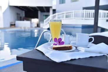 هتل Best Western Plus Luna Del Mar
