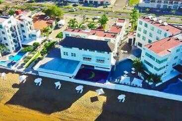 هتل Best Western Plus Luna Del Mar