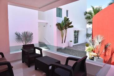هتل Best Western Plus Luna Del Mar