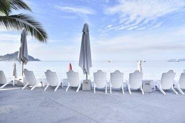 هتل Best Western Plus Luna Del Mar