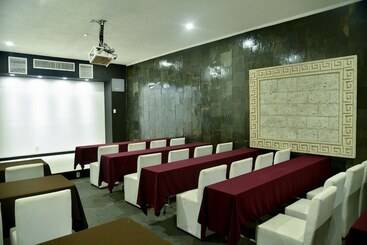 هتل Best Western Plus Luna Del Mar
