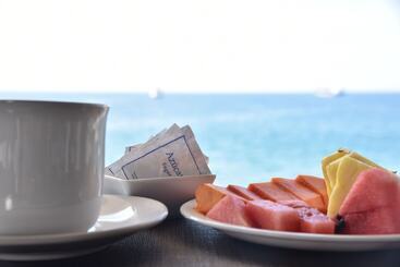 هتل Best Western Plus Luna Del Mar