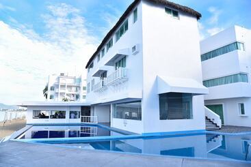 هتل Best Western Plus Luna Del Mar