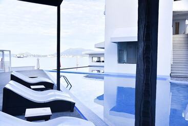 هتل Best Western Plus Luna Del Mar