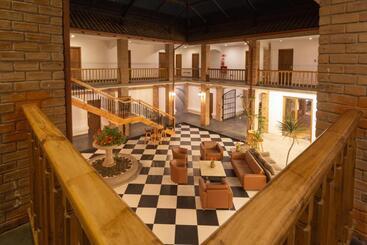 هتل Y Cabañas Campanario