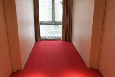 Hamilton Hotel Red