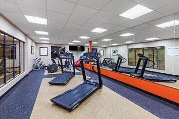هتل Holiday Inn Express & Suites Houston East, An Ihg