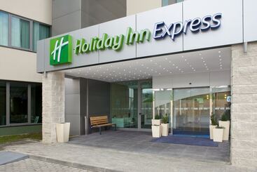 هتل Holiday Inn Express Lisbon Airport, An Ihg