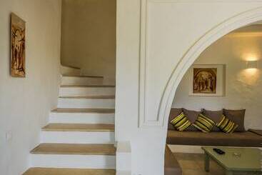 هتل Les Jardins De Toumana