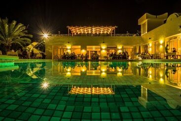 هتل Les Jardins De Toumana