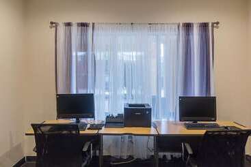 هتل Quality Inn & Suites West Chase