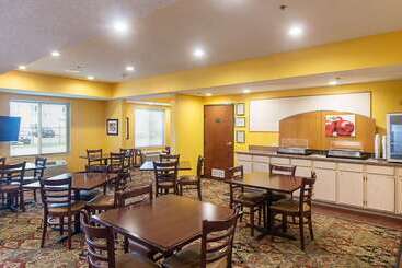 هتل Quality Inn & Suites West Chase