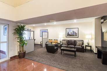 هتل Quality Inn & Suites West Chase
