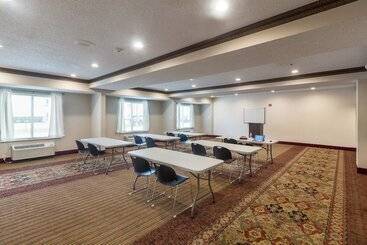 هتل Quality Inn & Suites West Chase