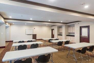 هتل Quality Inn & Suites West Chase