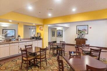 هتل Quality Inn & Suites West Chase