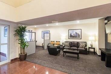 هتل Quality Inn & Suites West Chase