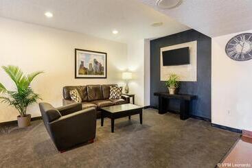 هتل Quality Inn & Suites West Chase