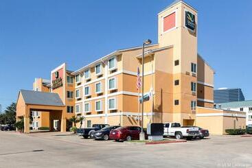 هتل Quality Inn & Suites West Chase
