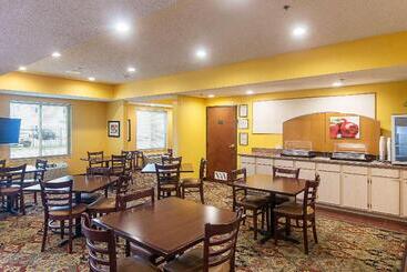 هتل Quality Inn & Suites West Chase