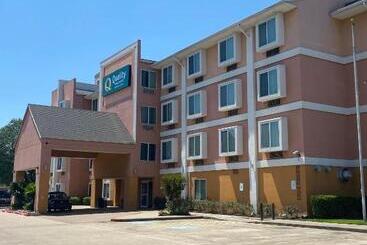 هتل Quality Inn & Suites West Chase