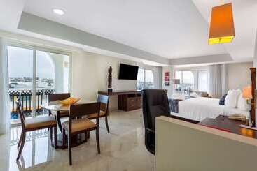 هتل Ramada Plaza By Wyndham Veracruz Boca Del Rio