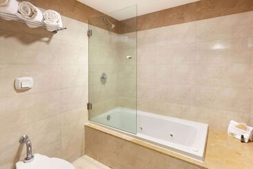 هتل Ramada Plaza By Wyndham Veracruz Boca Del Rio