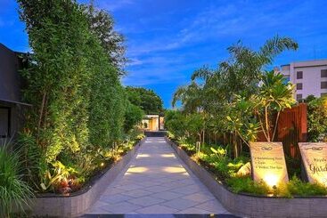 هتل Royale Sarovar Portico Agra