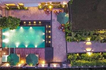هتل Royale Sarovar Portico Agra