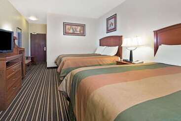 هتل Super 8 By Wyndham Austin/airport South