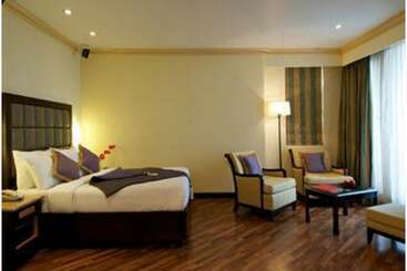 هتل Vivanta Ernakulam, Marine Drive