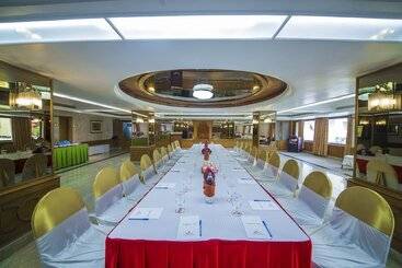هتل The Renai Cochin