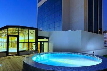 هتل Turia Granada