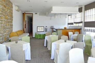 هتل Villa Aurora