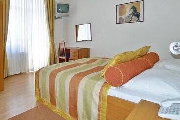 هتل Villa Aurora