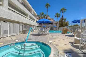 Motel 6palm Springs, Ca  Downtown