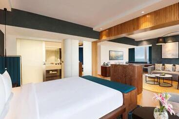Novotel Mumbai Juhu Beach