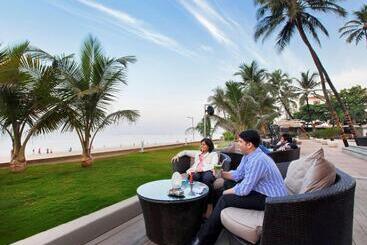 Novotel Mumbai Juhu Beach