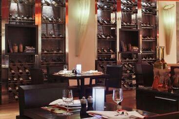 Novotel Mumbai Juhu Beach