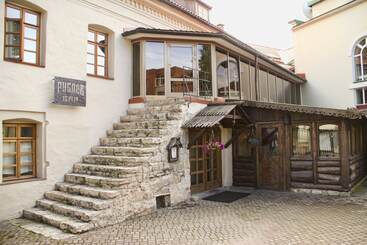Old Estate Hotel & Spa